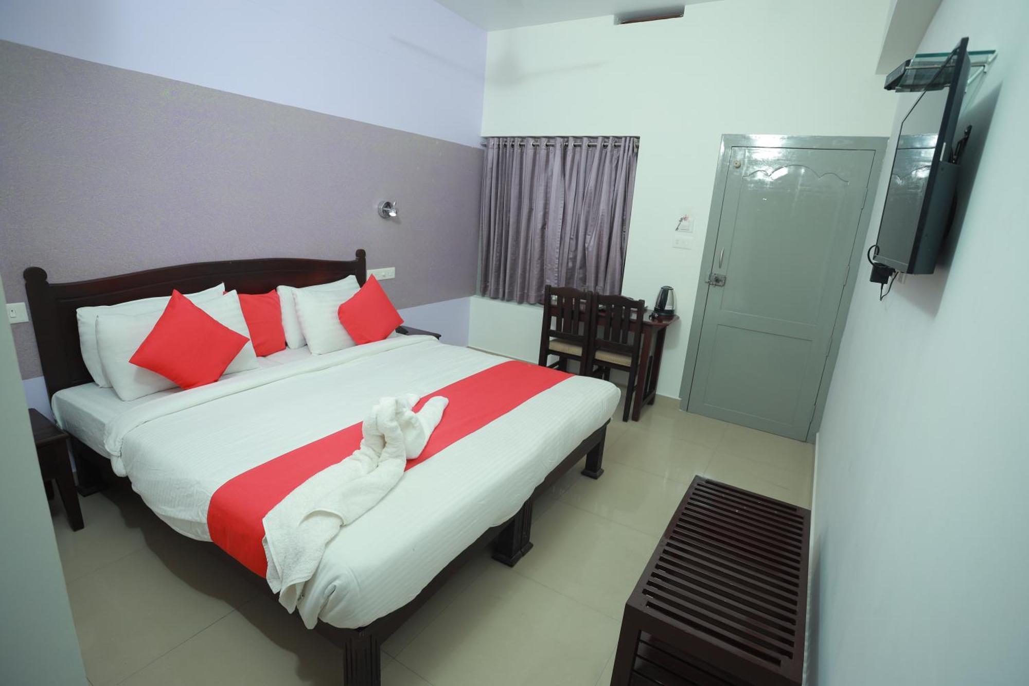 Shanthi Residency Pathanāmthitta 外观 照片