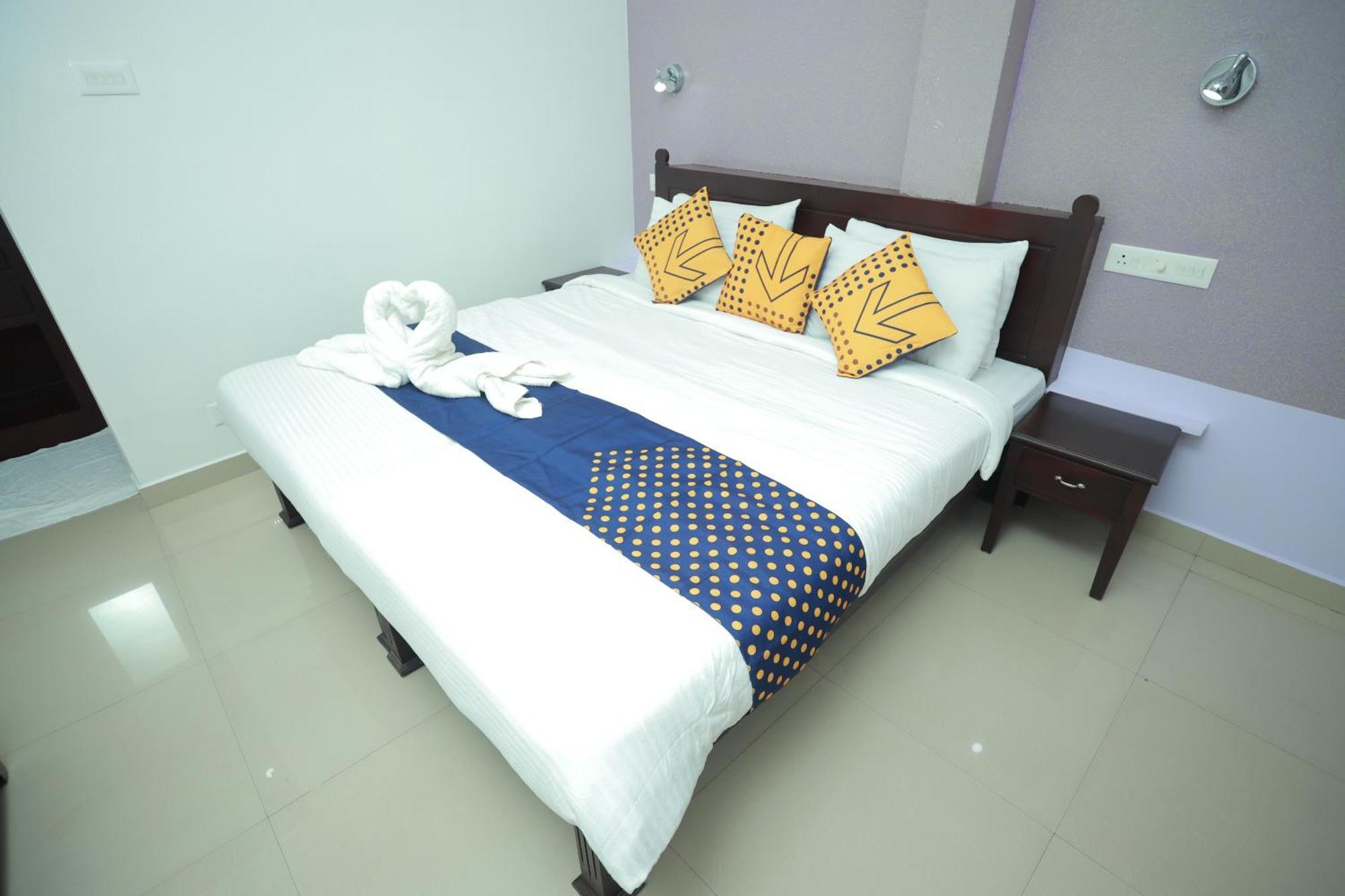 Shanthi Residency Pathanāmthitta 外观 照片