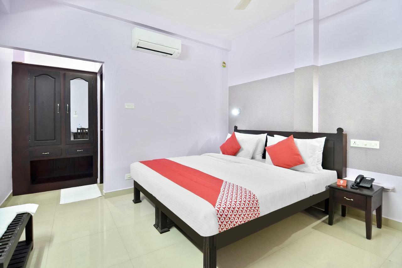 Shanthi Residency Pathanāmthitta 外观 照片