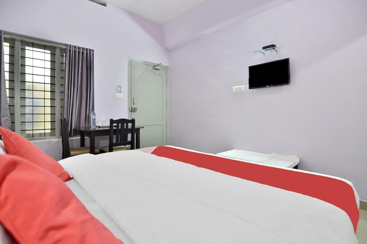 Shanthi Residency Pathanāmthitta 外观 照片