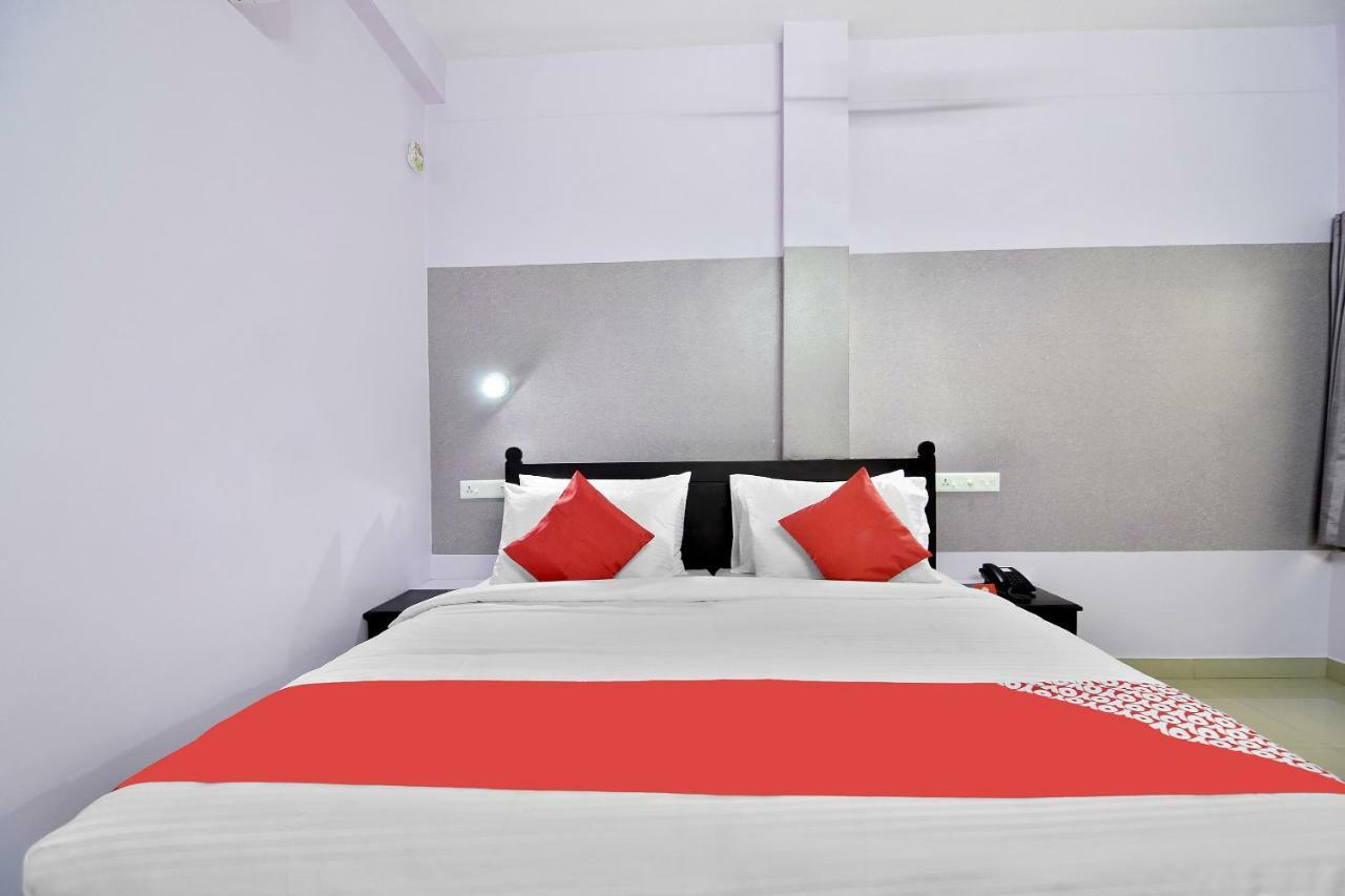 Shanthi Residency Pathanāmthitta 外观 照片